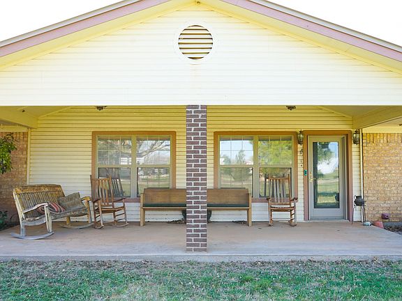 3rd image of 140 Baize Rd