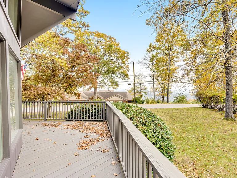 201 S Palisades Dr — Photo 26