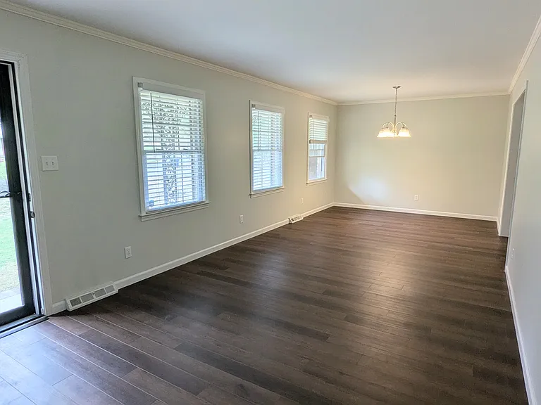 34 E Kenora Dr SW — Photo 14