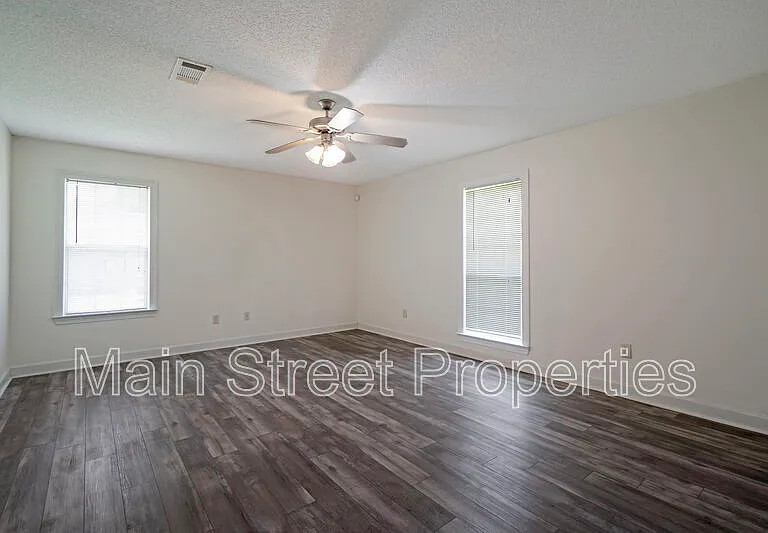 1301 Elliott St — Photo 8