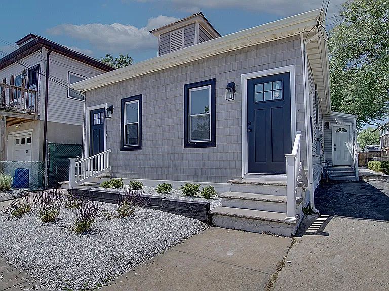 1st image of 19 Bayview Ave #B
