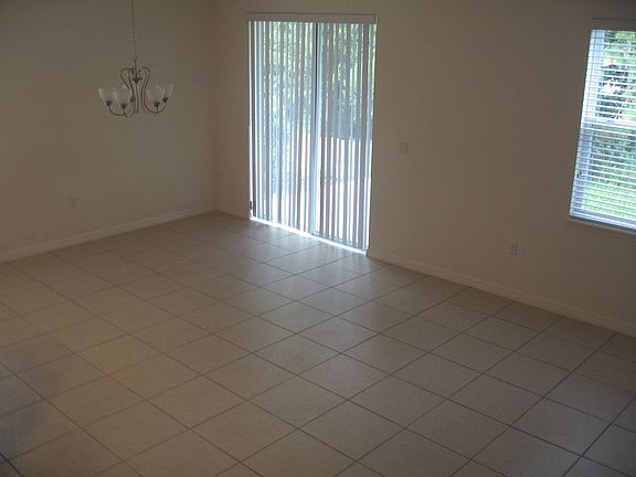 4th image of 1408 Scarlet Oak Loop