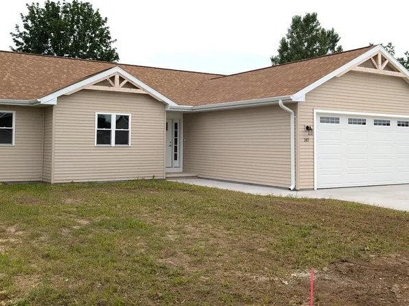 387 Pagel Ave, Brillion, WI 54110