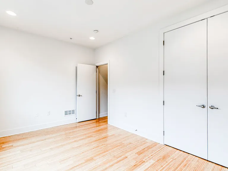 919 N 5th St #13 — Photo 20