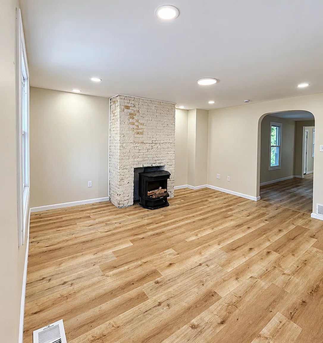 3 bed, 1.5 bath, 1566 sqft, $2,000 — Photo 1