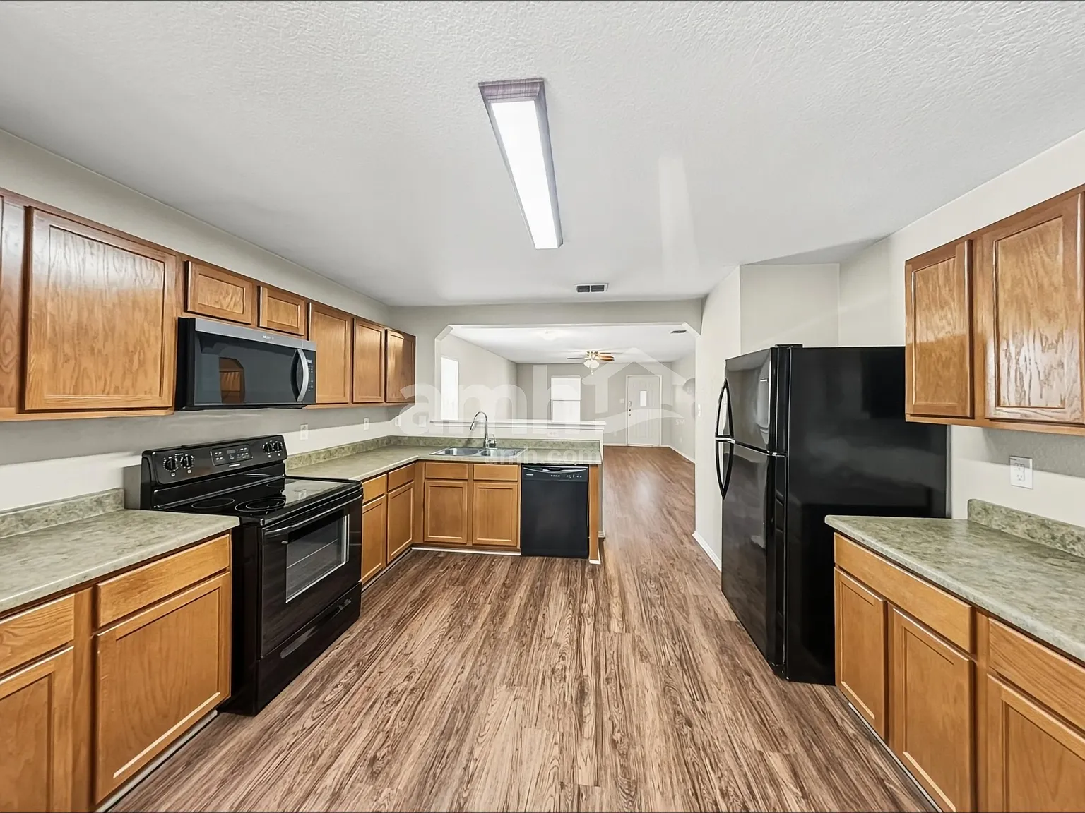 3 bed, 2.0 bath, 1710 sqft, $1,845 — Photo 3