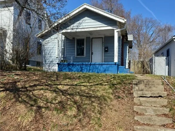 1823 Oakridge Dr, Dayton, OH 45417