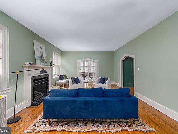 5th image of 102 W 39th St Unit 2B