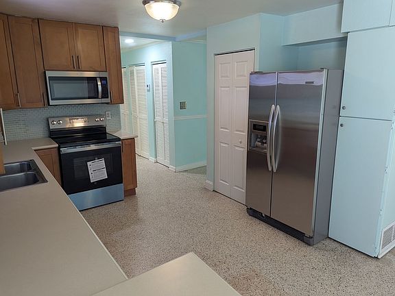 5th image of 1521 Normandy Way