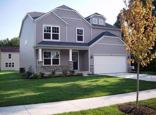 218 Golden Dr N, Chesterton, IN 46304