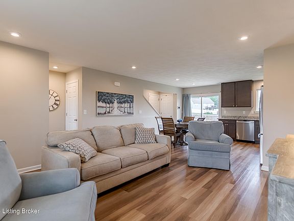 4th image of 1347 Bogard Ln