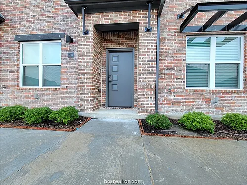 1451 Associates Ave #711 Photo 1