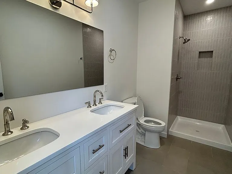 410 Ankara Ct — Photo 13