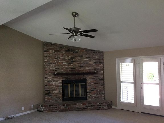 2nd image of 3918 Sweetwater Dr