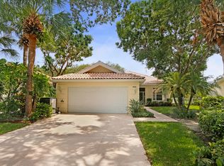 152 Lost Bridge Dr, Palm Beach Gardens, FL 33410
