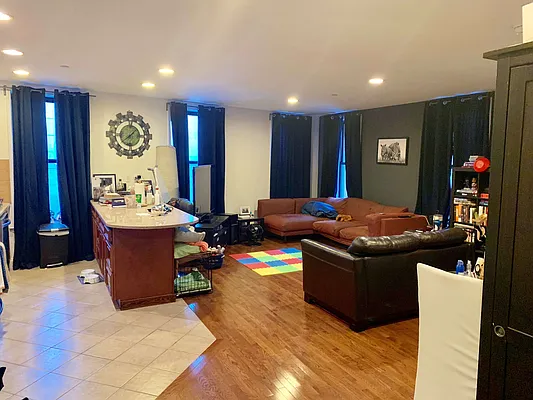 Rented by KNP Realty LLC | media 14