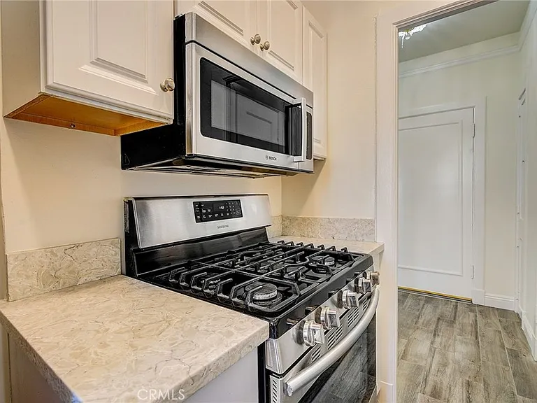 315 W 3rd St #1006 — Photo 21