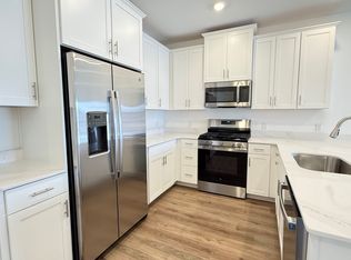 30308 Radford Ct #8, Monroe Township, NJ 08831