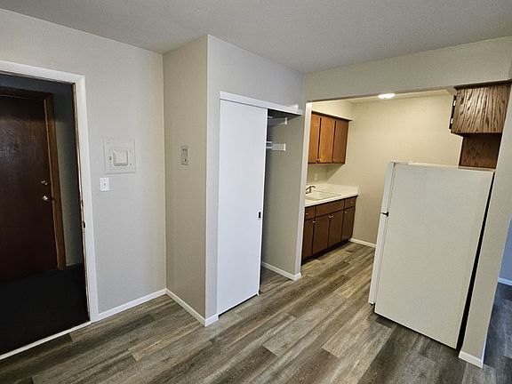 3rd image of 1932 Taylor Ave #14
