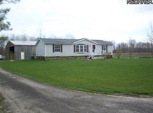 1040 Lewis Rd, Pierpont, OH 44082