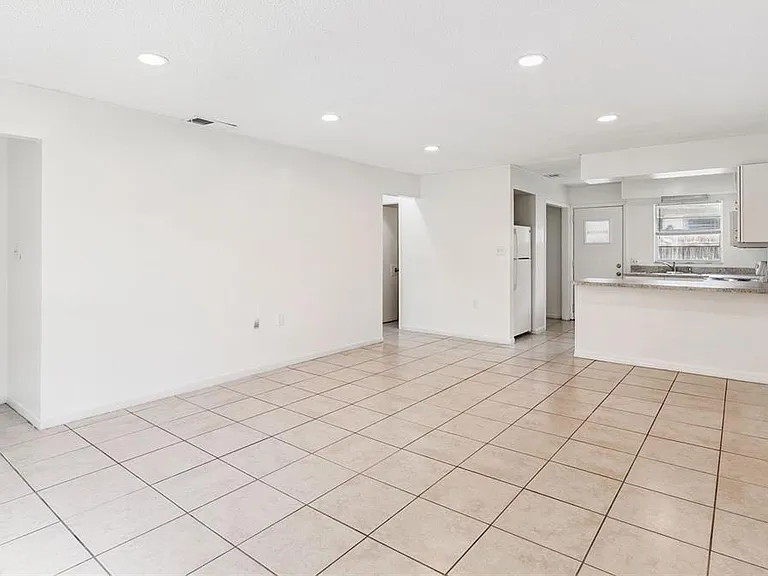 1048 Buccaneer Dr — Photo 8