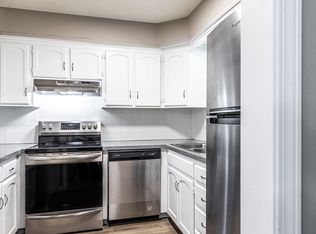 Holmesbrook Townhomes, Kansas City, MO 64131