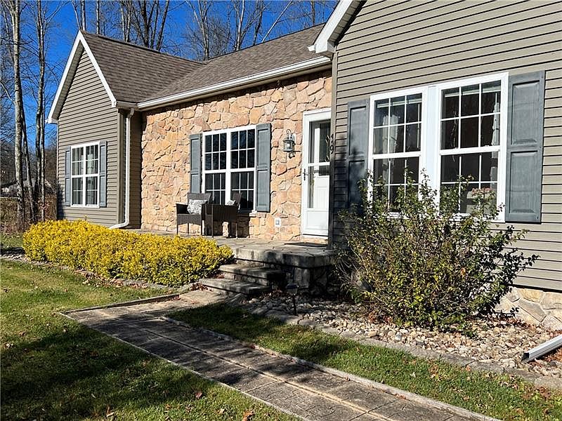 19 Venango St, Grove City, PA 16127 Zillow