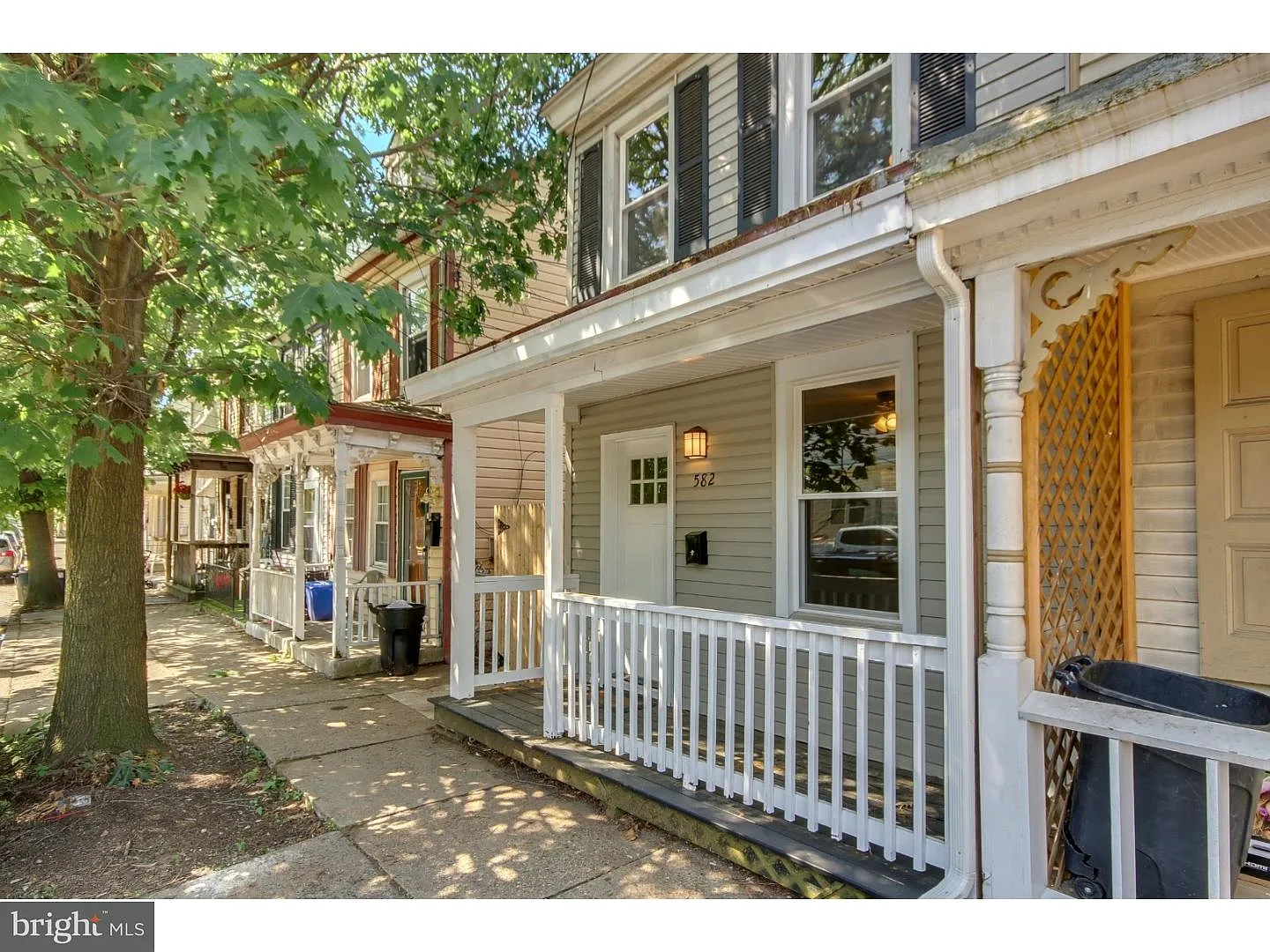 582 Bath St photo 1