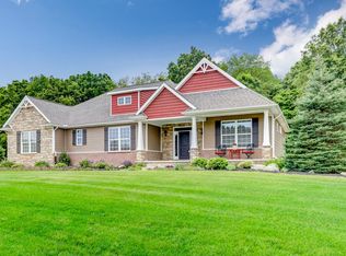 305 Abby Brook Ln, Howell, MI 48843