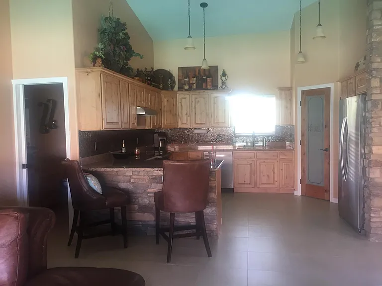 2712 S 185th Dr — Photo 7