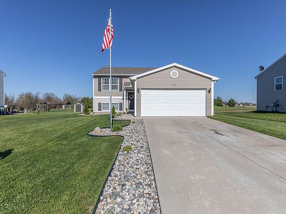 2nd image of 493 Blue Spruce Ln