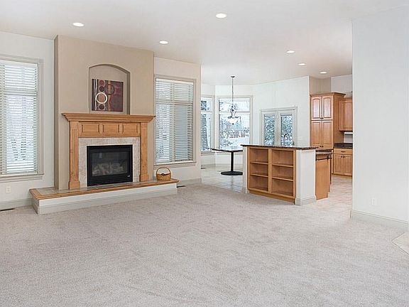 4th image of 2358 Larchwood Ln