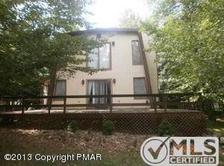 6484 Red Cliff Dr, Tobyhanna, PA
