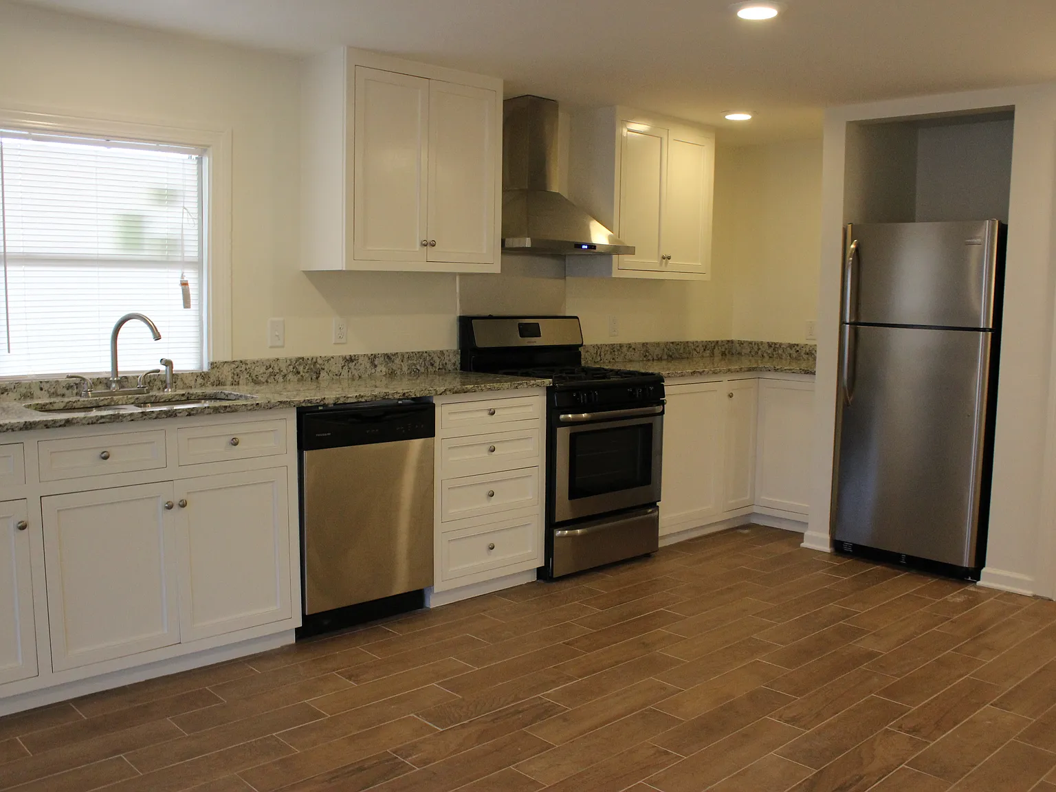 3 bed, 1500 sqft, $1,950 — Photo 2