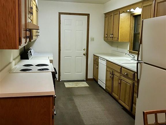 3rd image of 308 W Circle Dr