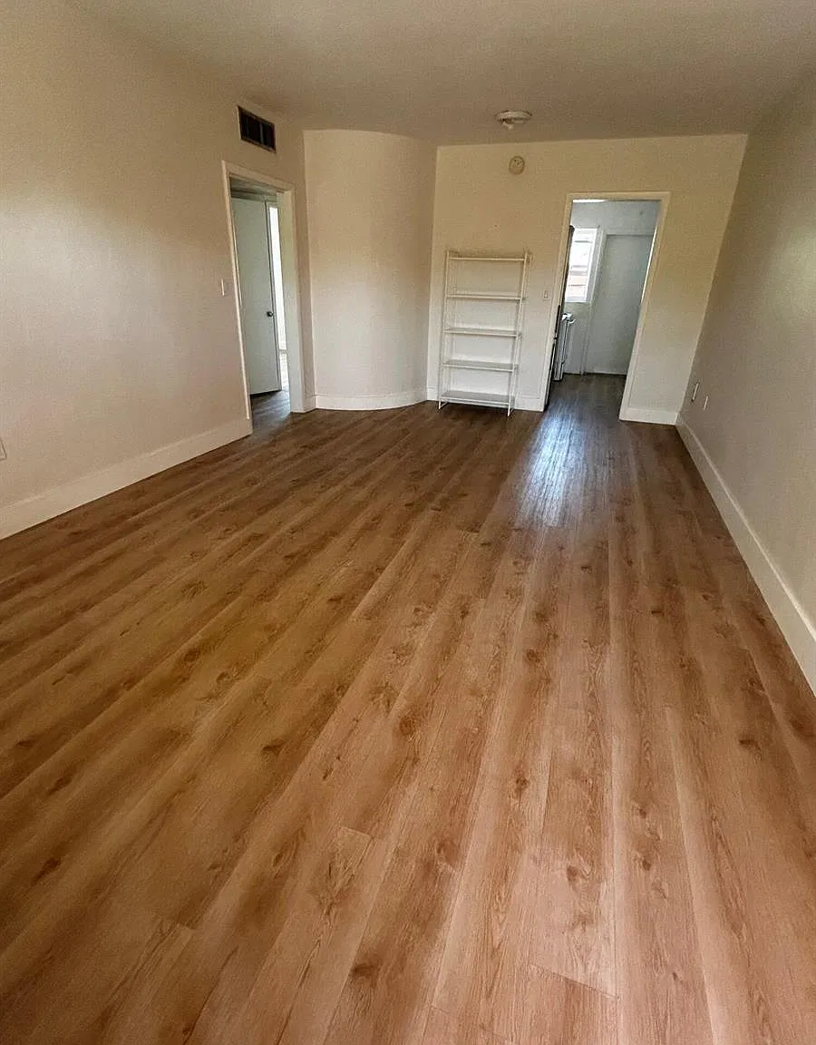 2 bed, 1.0 bath, $2,050 — Photo 3