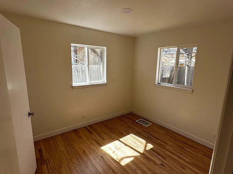 1325 Lansing St — Photo 4