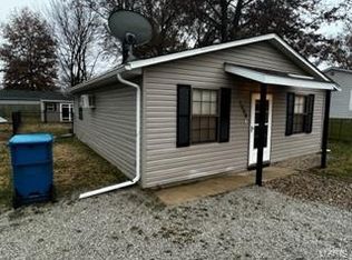 1006 Park St, South Roxana, IL 62087