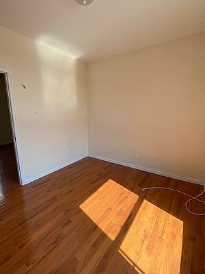 4th image of 678 45th St APT 4E
