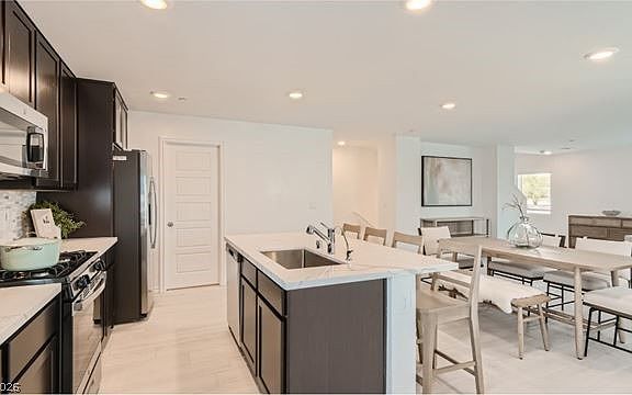 5th image of 3557 Grigio St