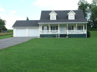 241 Boxwood St, Glade Spring, VA 24340