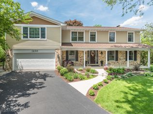 1450 Parrish Ct, Downers Grove, IL 60515