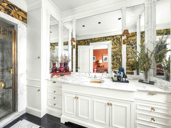 875 Park Avenue image 18 of 22