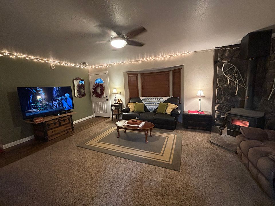 2nd image of 1745 Coniferous Dr