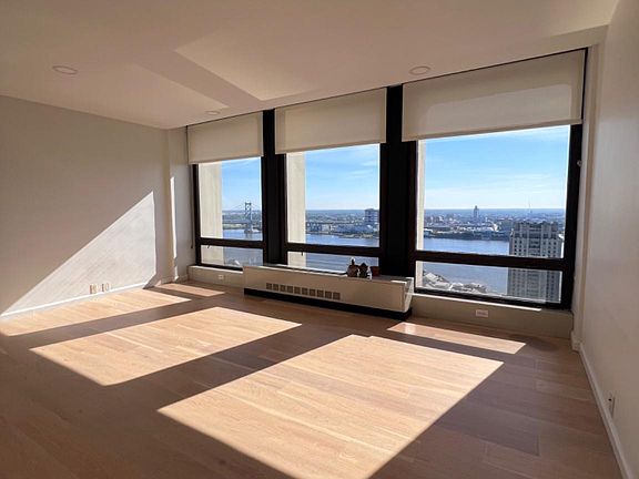 3rd image of 200 Locust St APT 31E