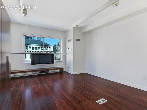 5th image of 8 Union Sq S #9A