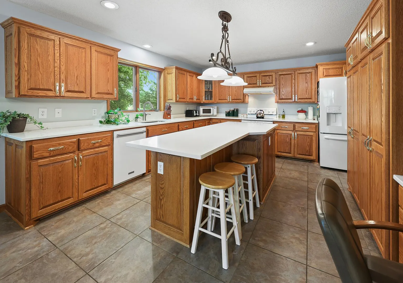 5 Bedroom Home for Rent in St. Cloud — Photo 2