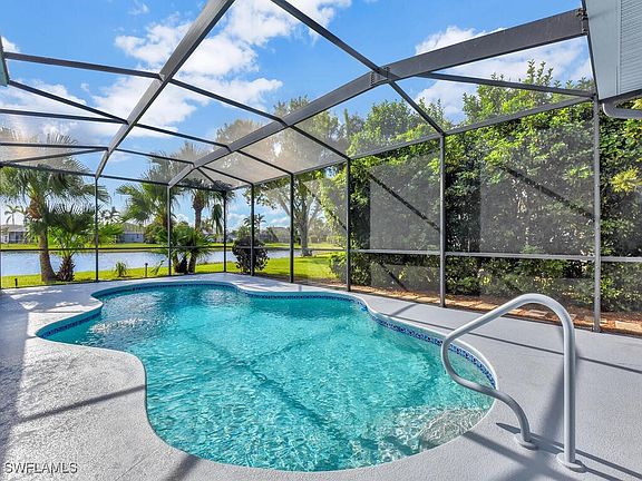 3rd image of 23398 Olde Meadowbrook Cir