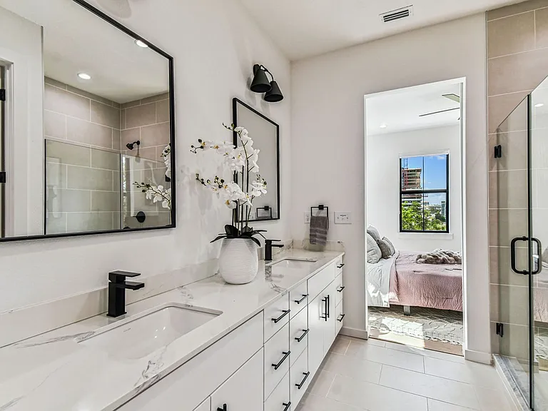 1218 E Kay St #21 — Photo 10