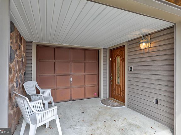 2nd image of 608 Bayshore Dr #3